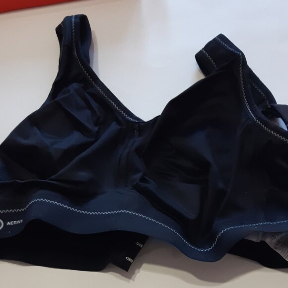 Anita  Sports Bra  5521 Size 32E Active Light & Firm    Black Color - Picture 2 of 7